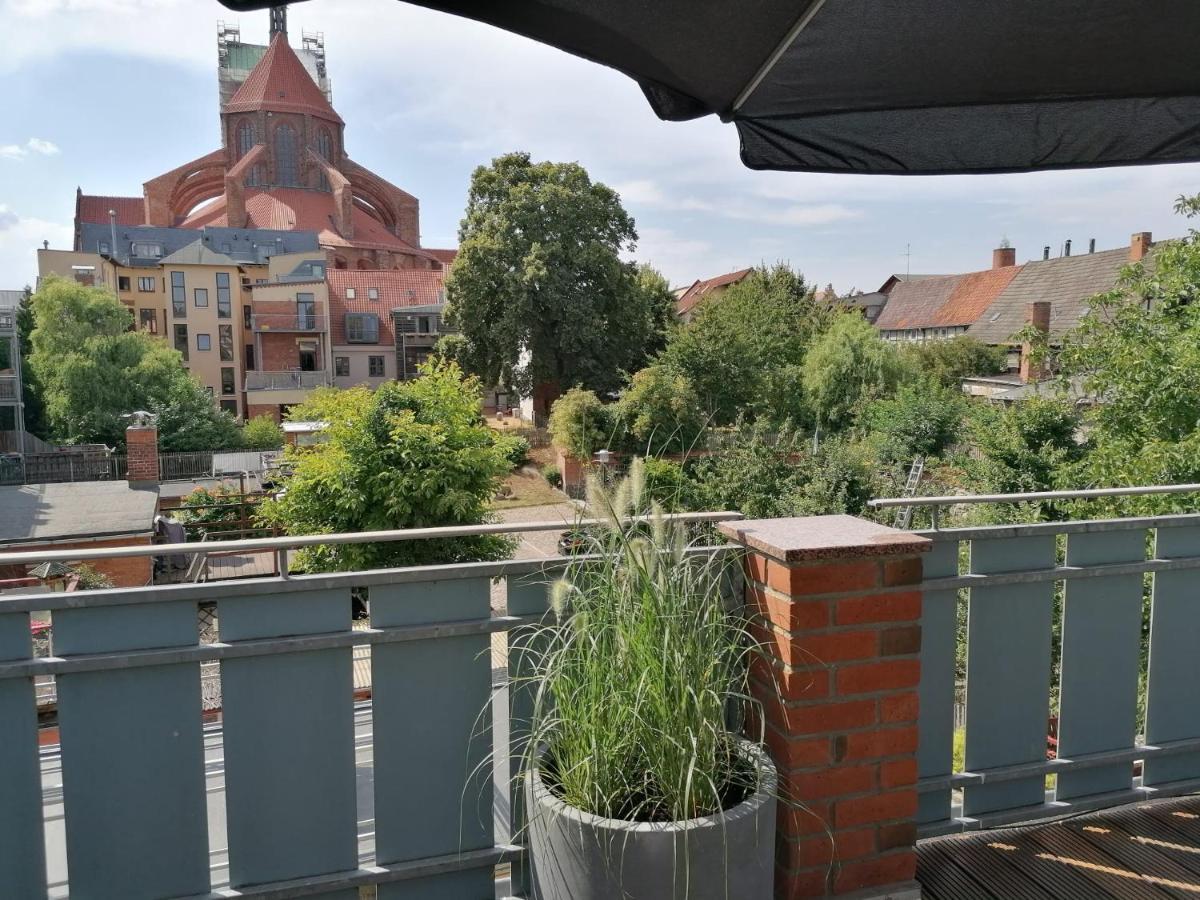 Townhouse Altstadt Wismar Upper Apartment mit zwei Terrassen Exterior foto